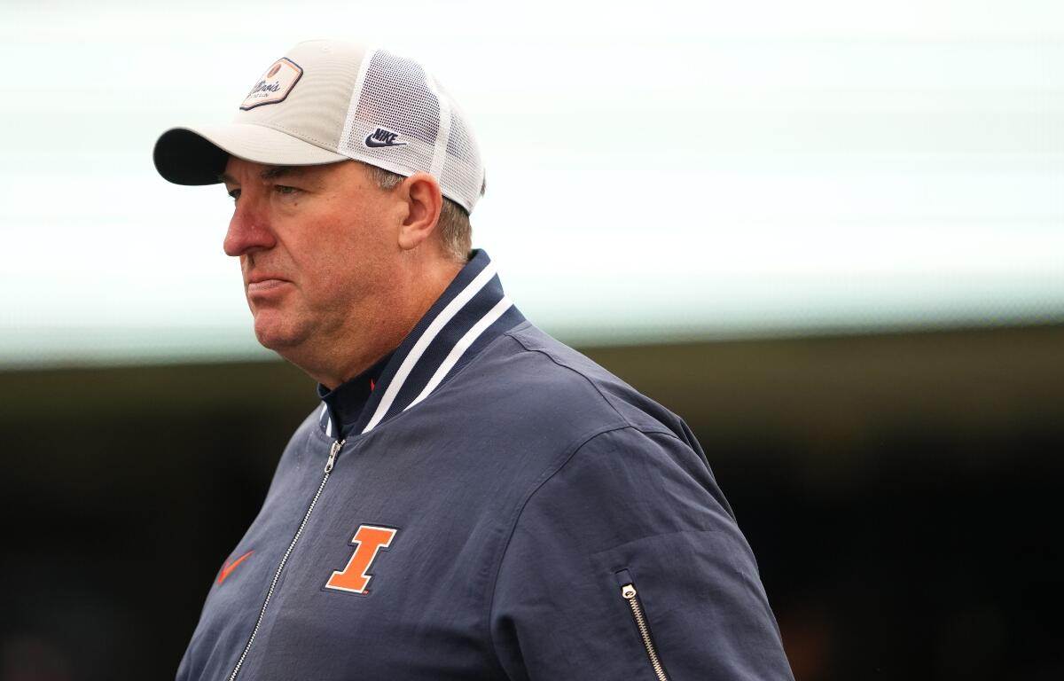 FILE - Illinois head coach Bret Bielema looks on before an NCAA college football game against Washington, Oct. 25, 2025, in Seattle. (AP Photo/Lindsey Wasson, File)
