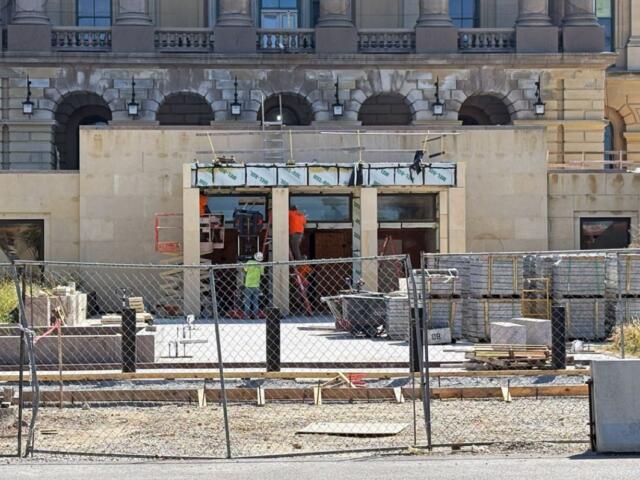 A new secure entrance on the north side of the Illinois Capitol is under construction. The Capitol architect’s office says construction should be done this winter, five years after it began. (Capitol News Illinois photo by Jerry Nowicki)