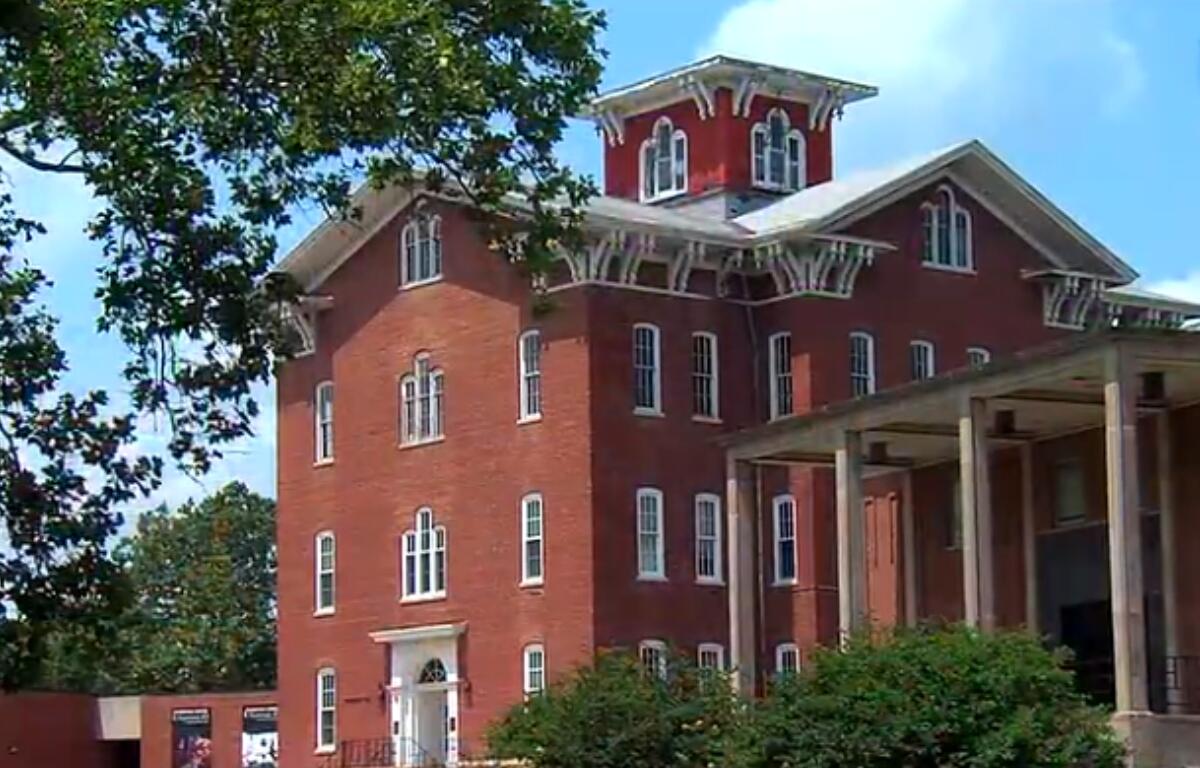 The former Lincoln College.