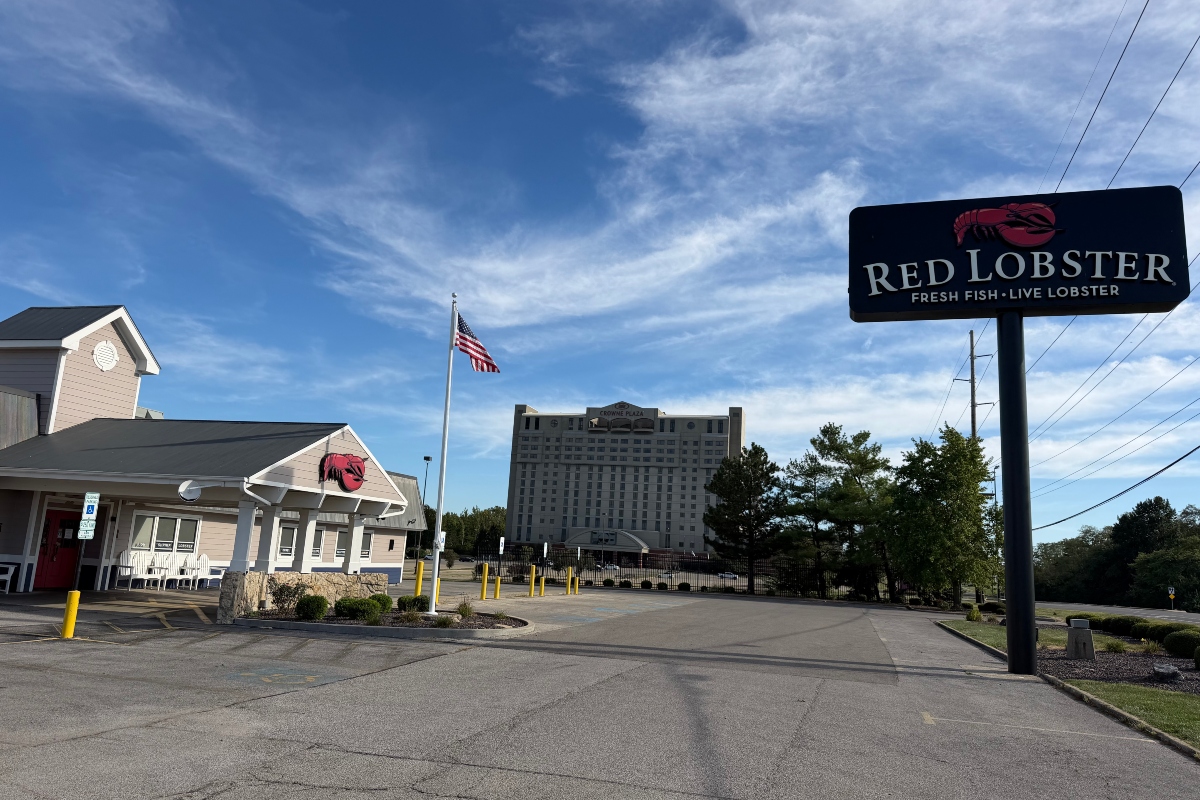 The Red Lobster on South Dirksen Parkway in Springfield is now closed.