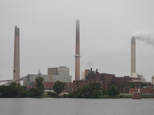 A new report says Illinois has made significant strides in reducing greenhouse gas emissions from power plants such as the City Water Light and Power plant in Springfield. (Capitol News Illinois photo by Peter Hancock)