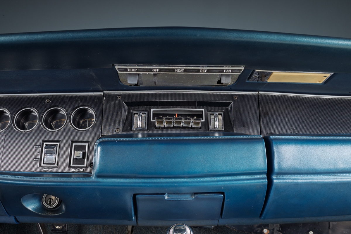 AM radio in an old car