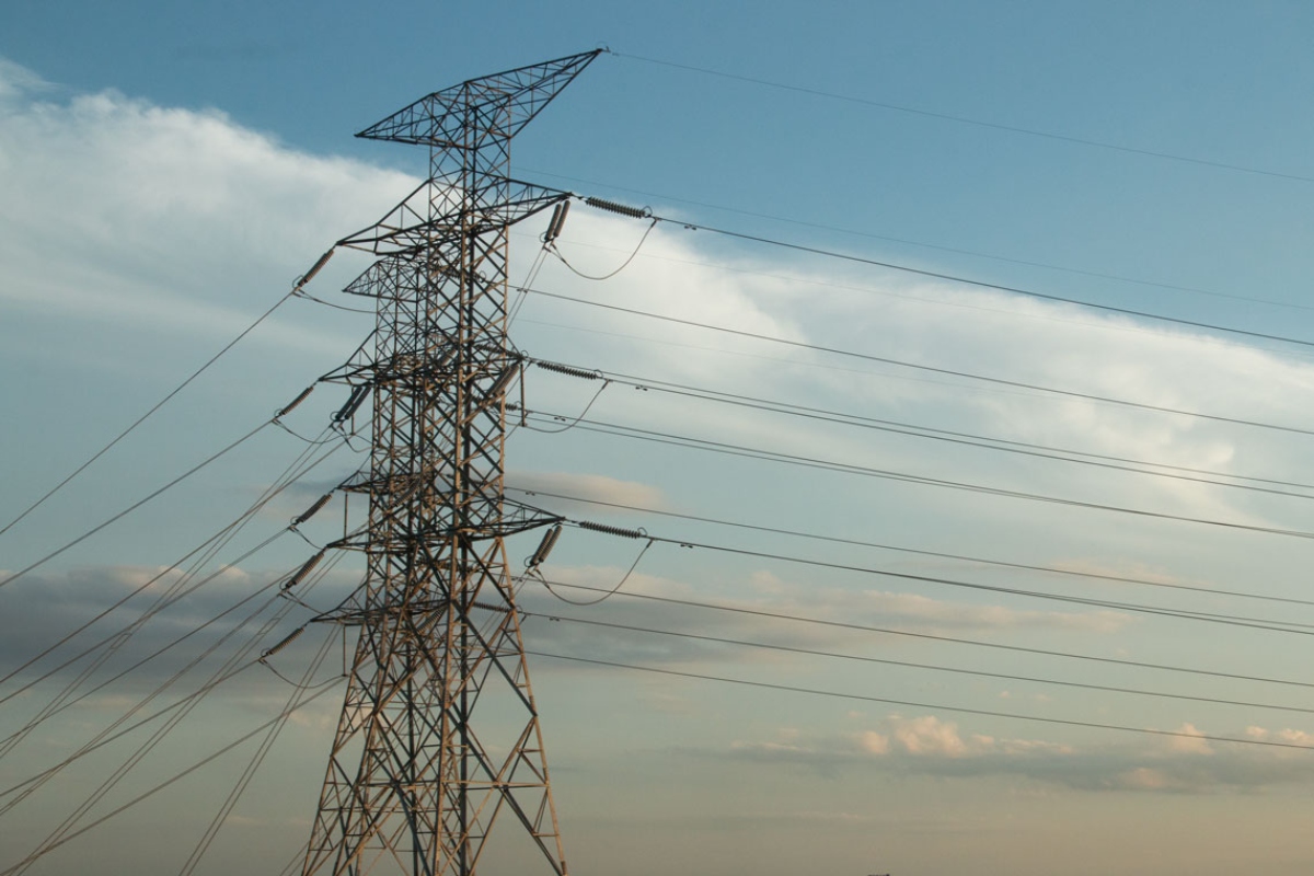 Transmission lines carry high-voltage electricity across large geographic areas from power plants to local substations that can then distribute it to homes and businesses. (Capitol News Illinois photo by Maggie Dougherty)