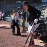 Chicago White Sox's Munetaka Murakami of Japan, runs onto the field for a baseball workout, Tuesday, Oct. 6, 2026, in Chicago, ahead of Wednesday's Game 3 in the American League Division Series against the Cleveland Guardians. (AP Photo/Nam Y. Huh)