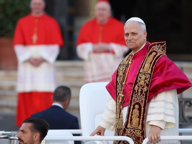 Rome, Italy May 18, 2025: Pope Leo XIV appears from the central balcony of the basilica to greet the faithful. Pope Leo XIV, Robert Francis Prevost, visits the Basilica of Santa Maria Maggiore in Rome